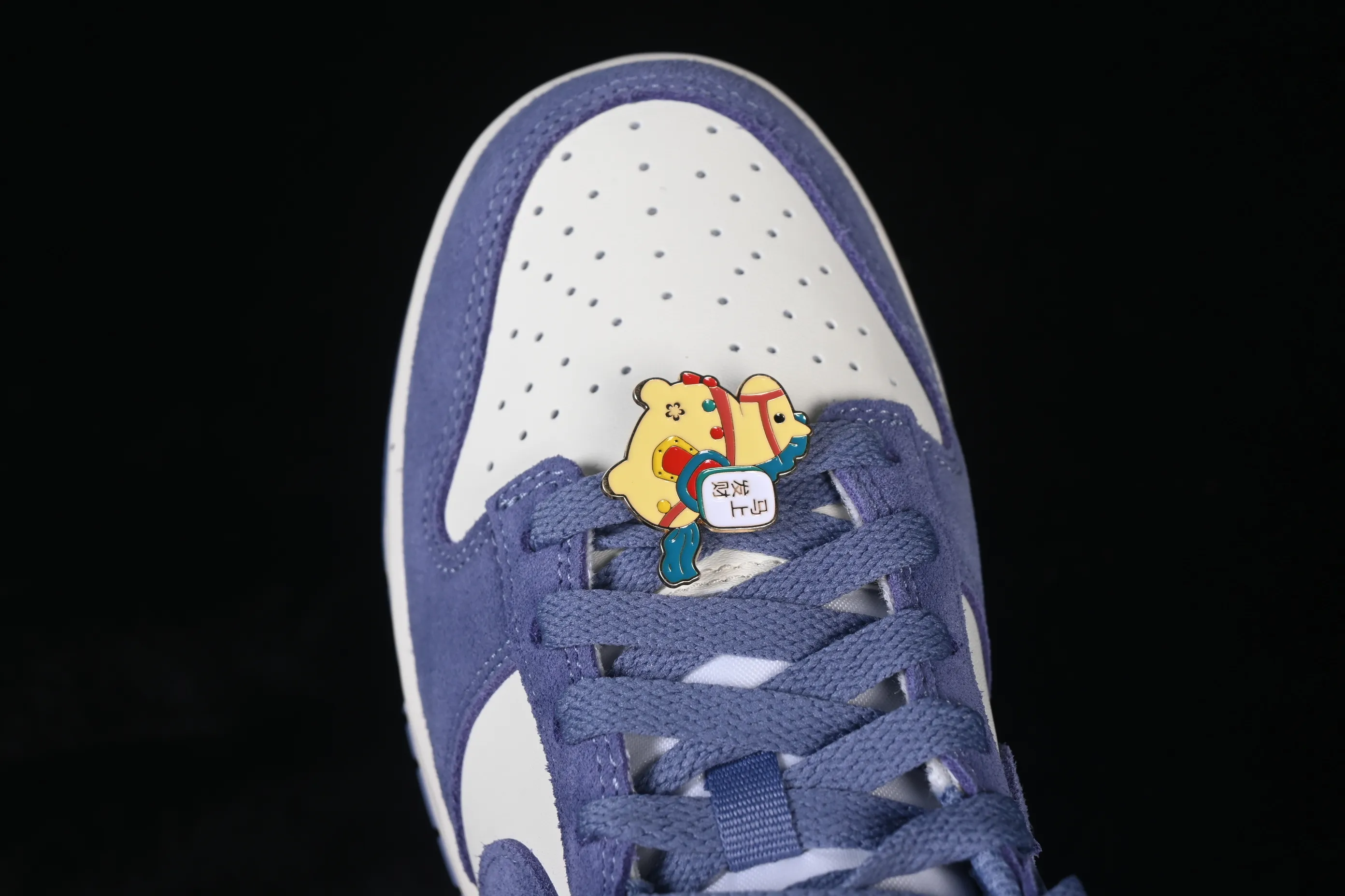 All Categories Nk SB Dunk Series Nk SB Dunk Low Low-top sneakers Nike SB Dunk Low Year of the Horse Blue and White Low-top casual sneakers IB4417-103